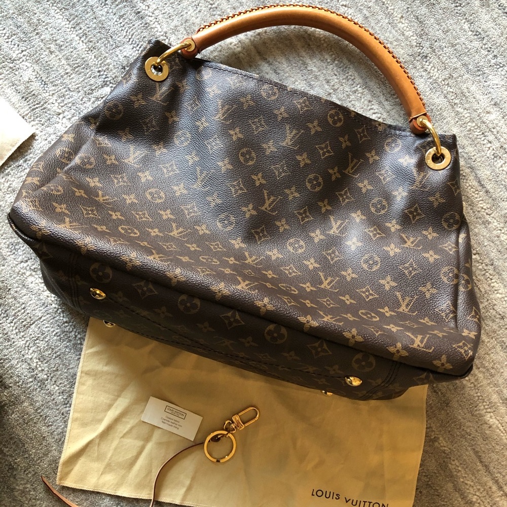 Louis Vuitton Artsy MM